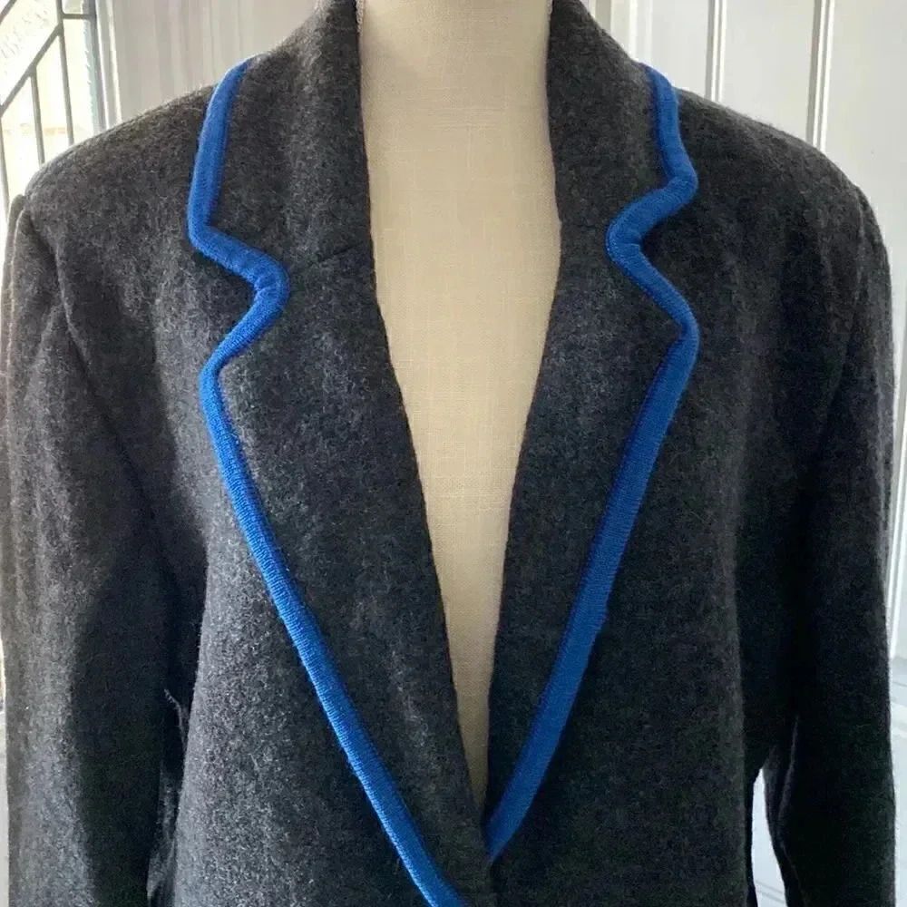 Geiger Collections Made in Austria Coat - Picture 2 of 11